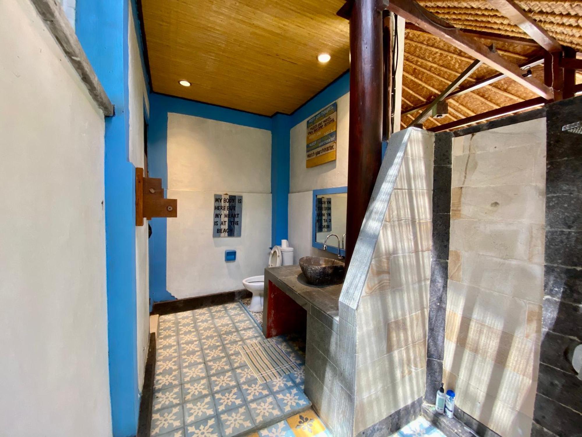 Little Tree House Hotel Sanur  Room photo